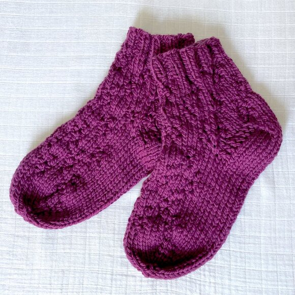 Handmade 🇨🇦 NWOT Hand Knit Merino Wool Reading/Bed Socks - Picture 1 of 4